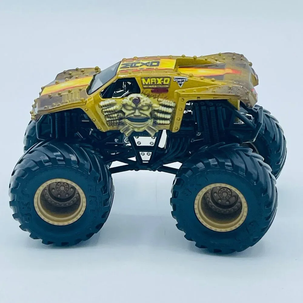 Monser Jam Max-D Maximum Destruction Hot Wheels Truck 1:64